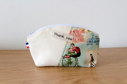 ハギレで作ったポーチ(水色)